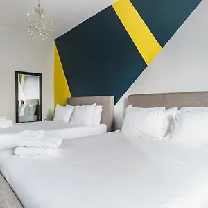 4* Hotel Queen Street Lofts
